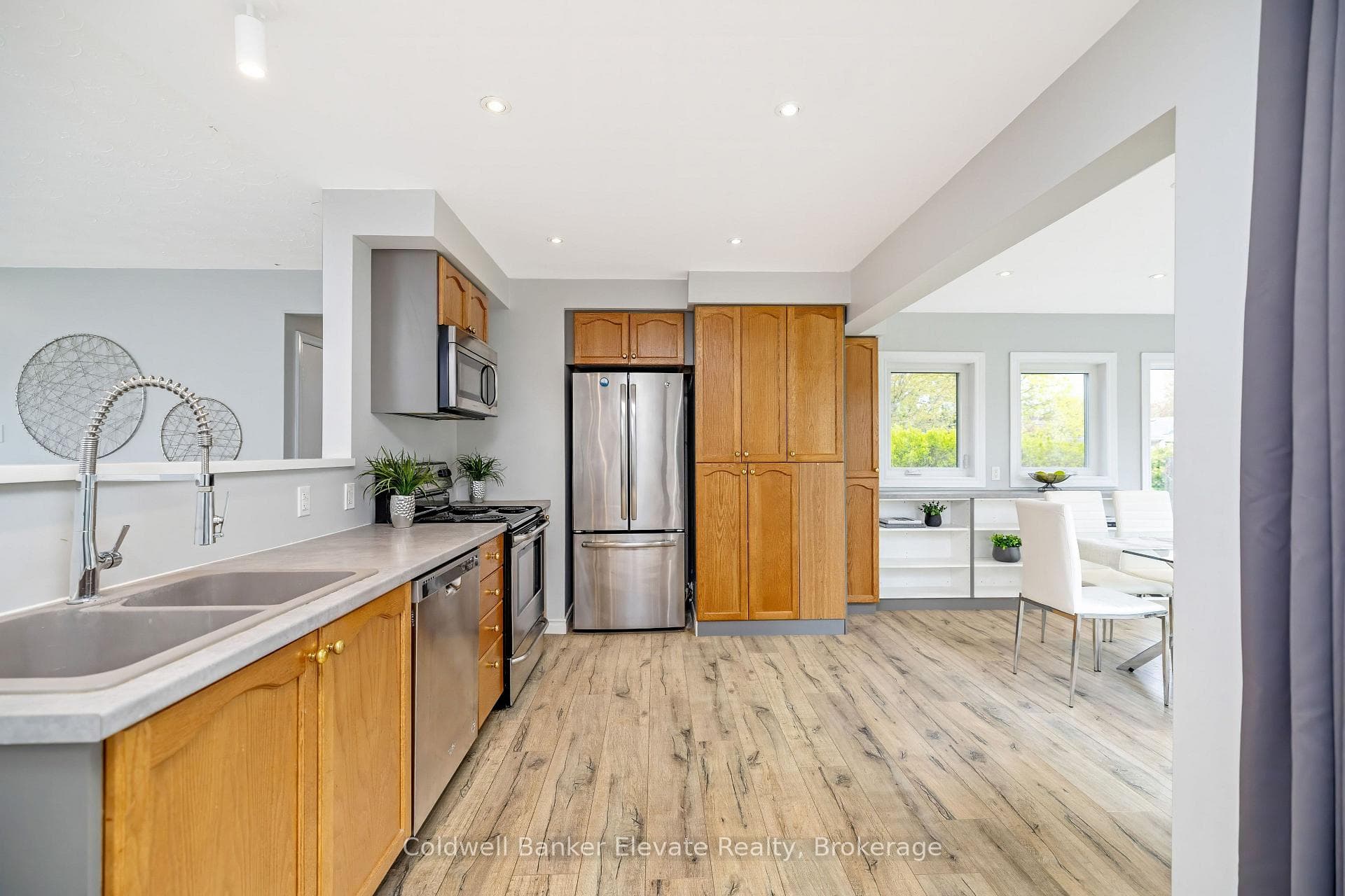 39 McGilvray Crescent photo 14