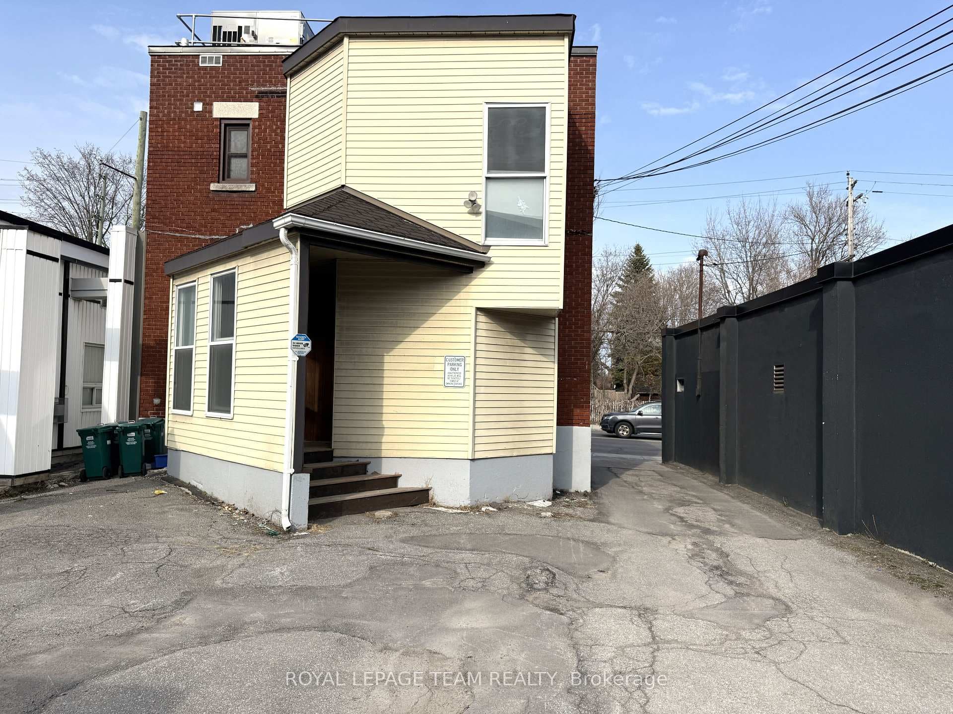 790 Bronson Avenue photo 3