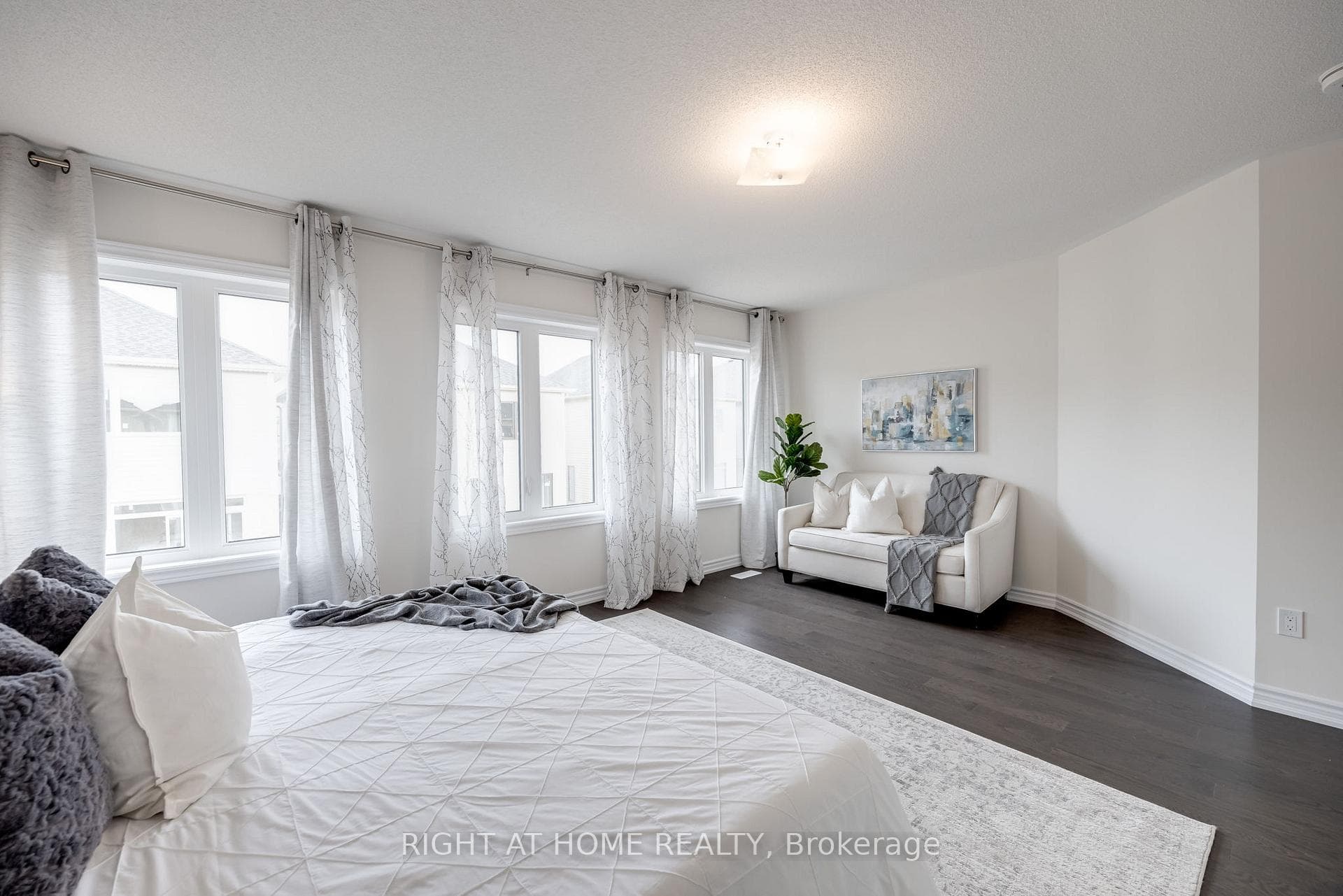 10 Ludlow Drive photo 13