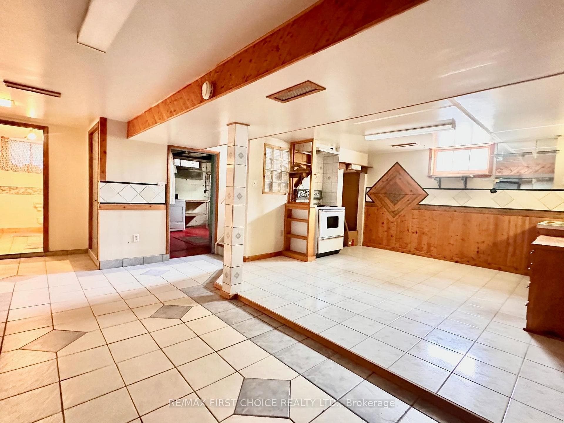 230 Otto Street photo 34