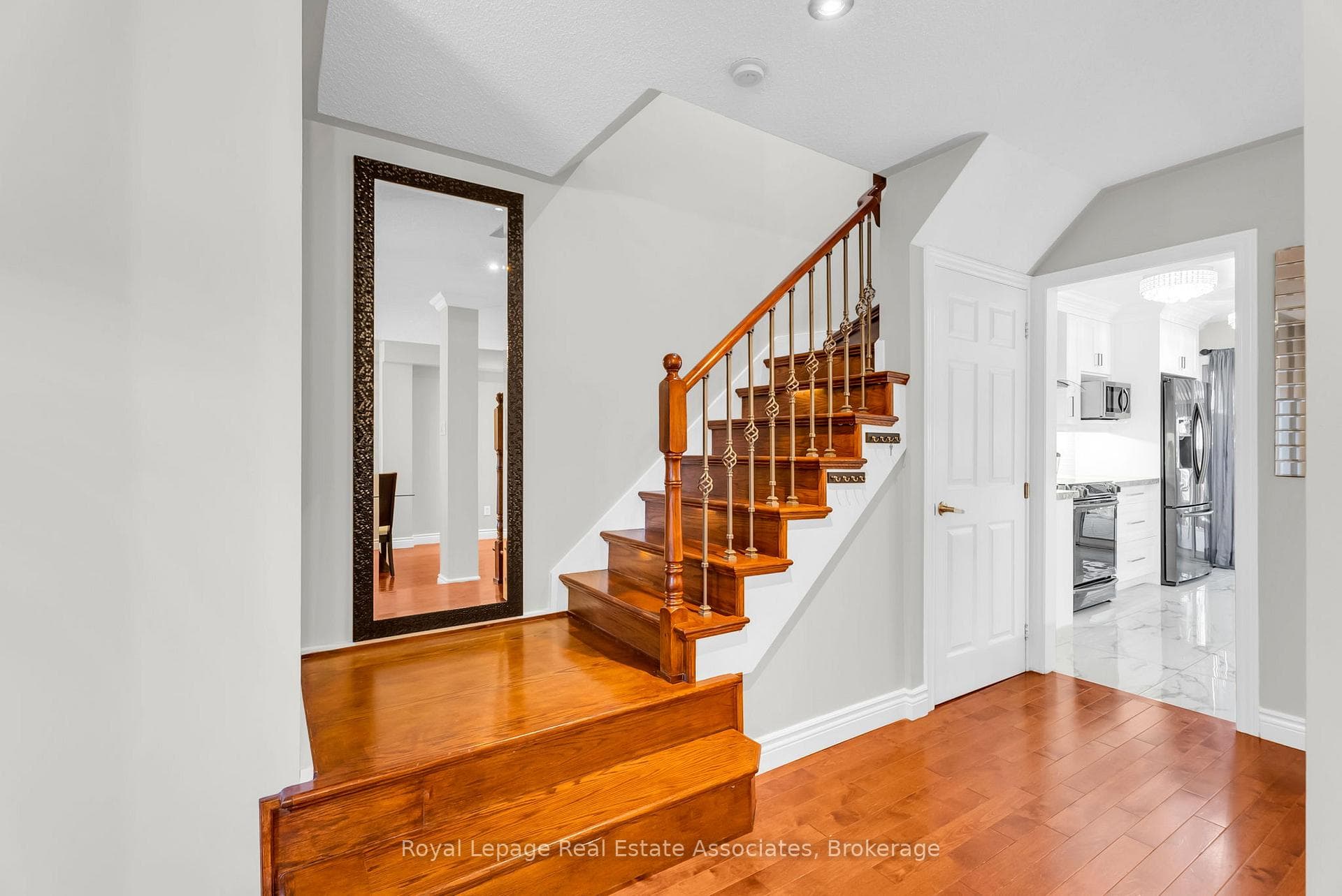 548 Leatherleaf Drive photo 11