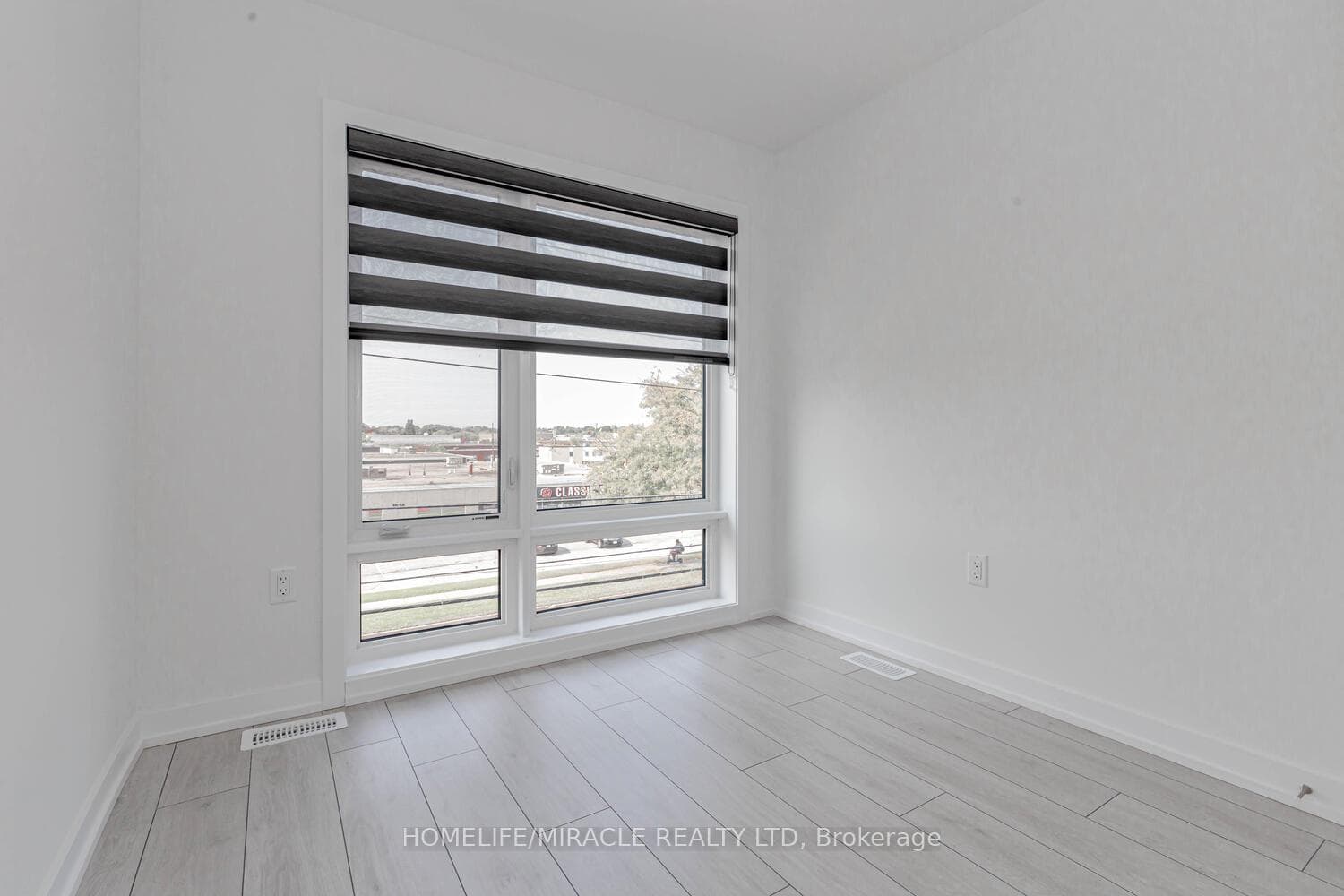 1539 Midland Avenue photo 30