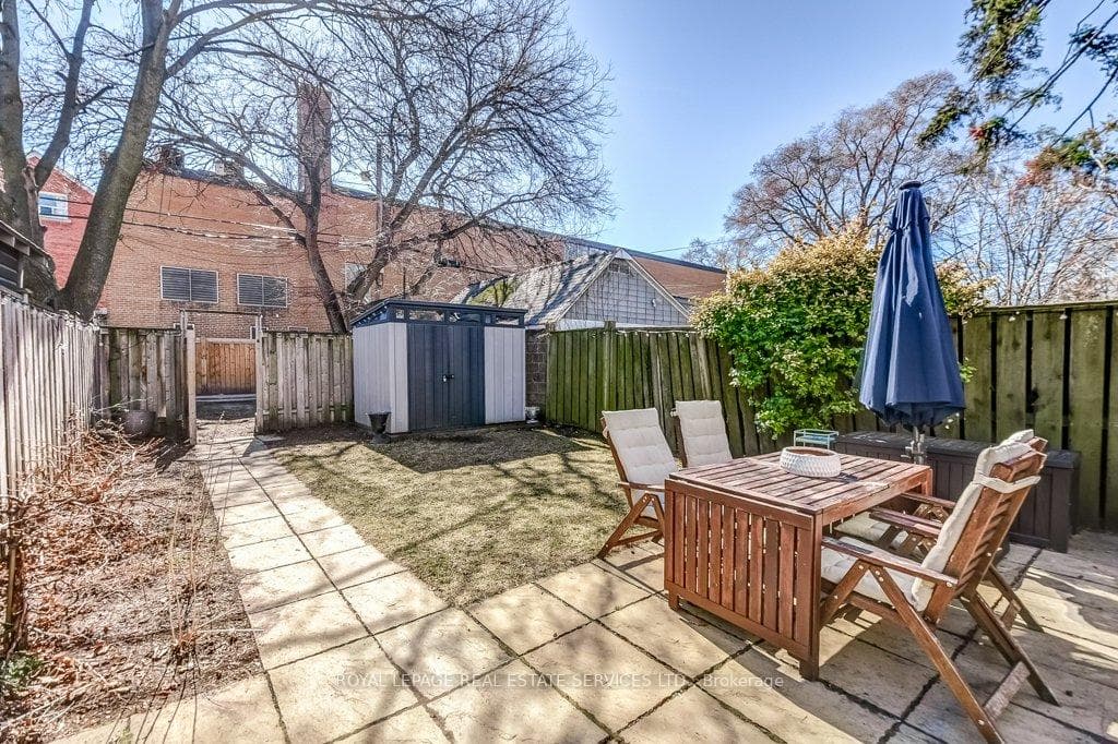 15 Montye Avenue photo 31