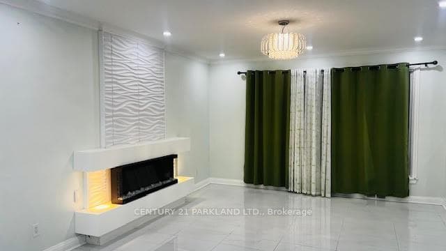 8 Kingsmere Crescent photo 9
