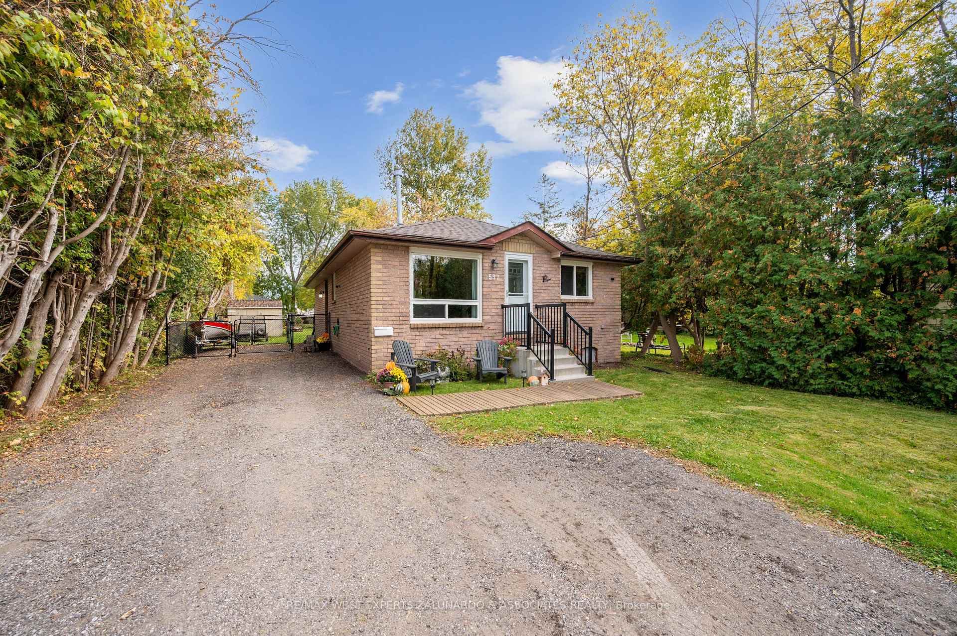 537 Lake Drive photo 2