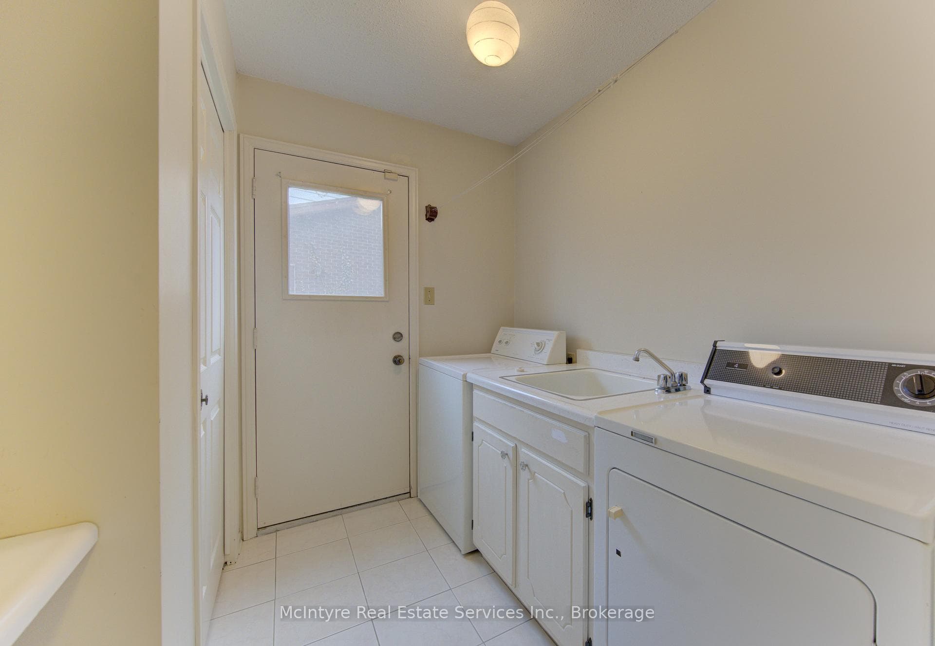 190 Silvercrest Drive photo 26