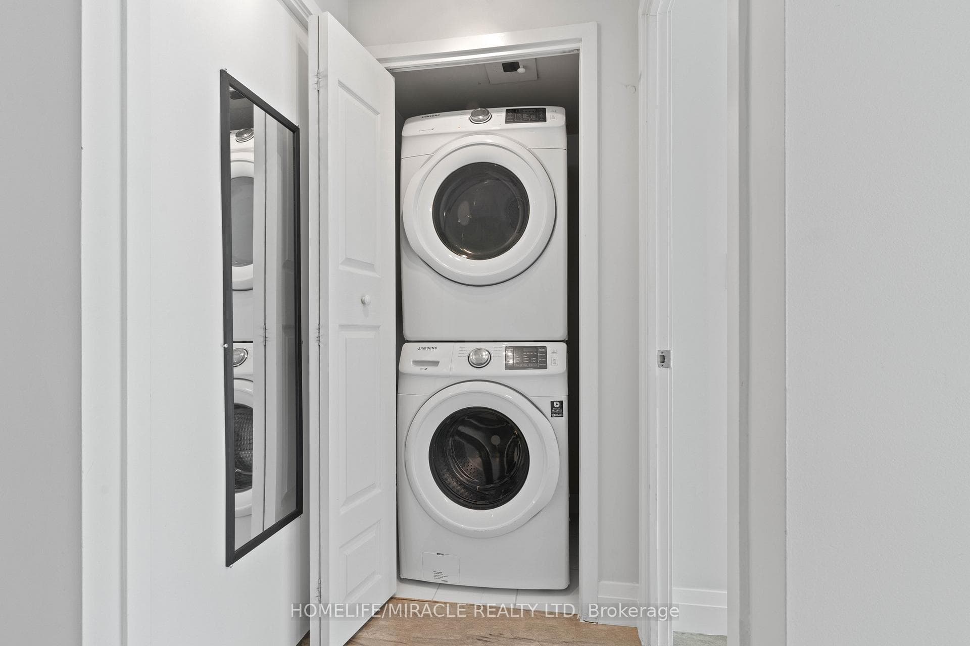 10 Navy Wharf Court Unit #207 photo 16