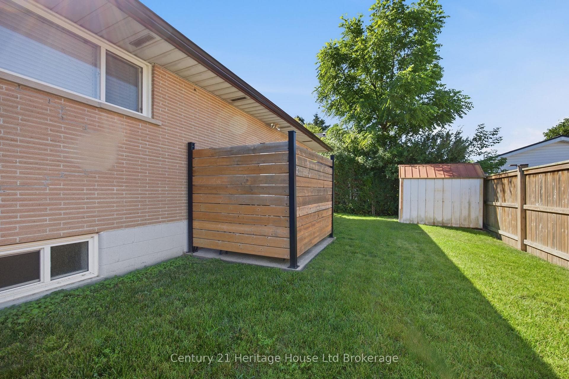 256 Markwell Street photo 31