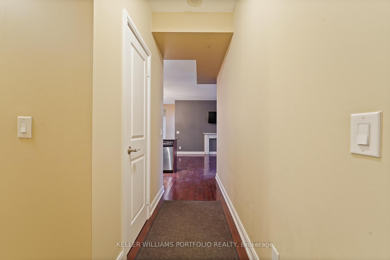 88 Broadway Avenue Unit 201 photo 2