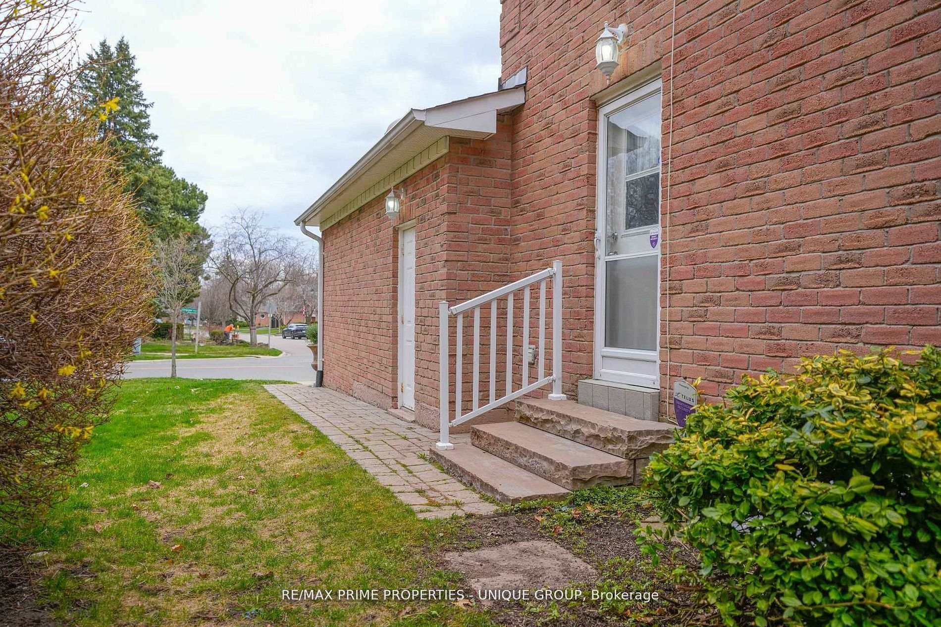 9 Longwater Chase photo 26