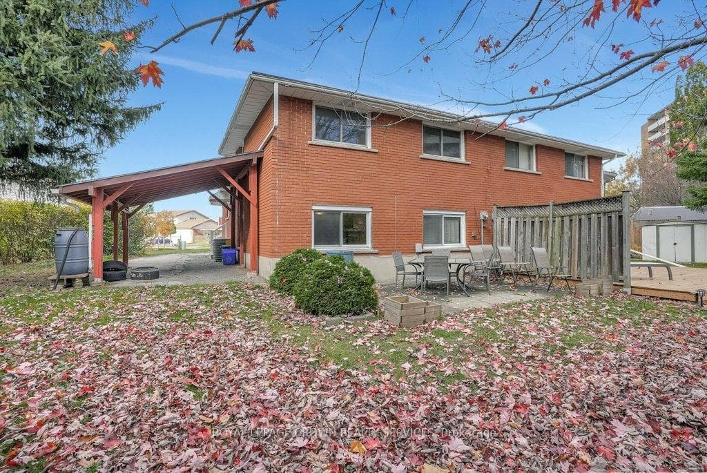 104 Strathcona Crescent photo 30