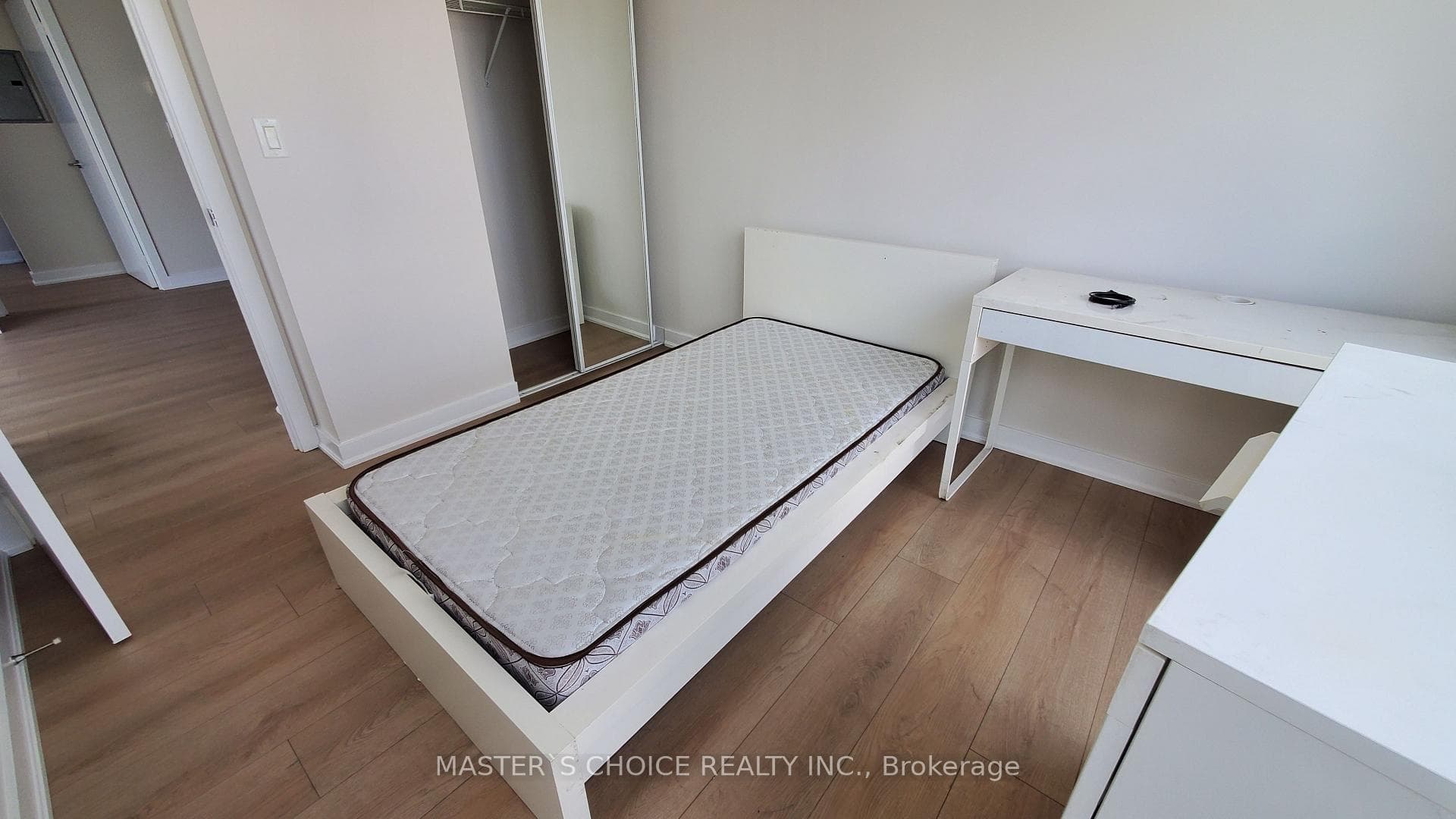 5740 Yonge Street Unit 1707 photo 9