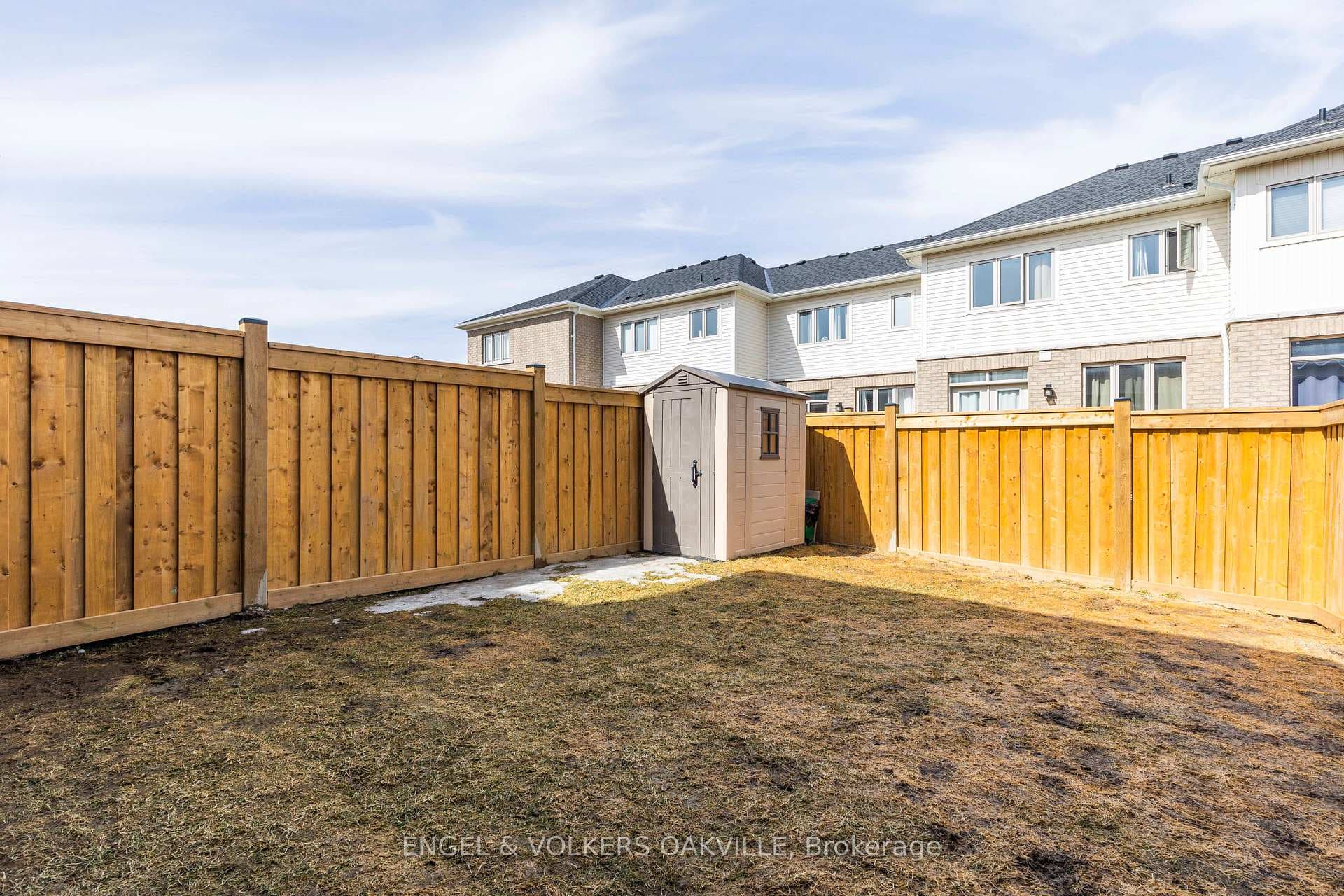 44 Clifford Crescent photo 33