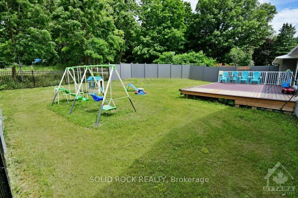 824 RUSSETT Drive photo 26