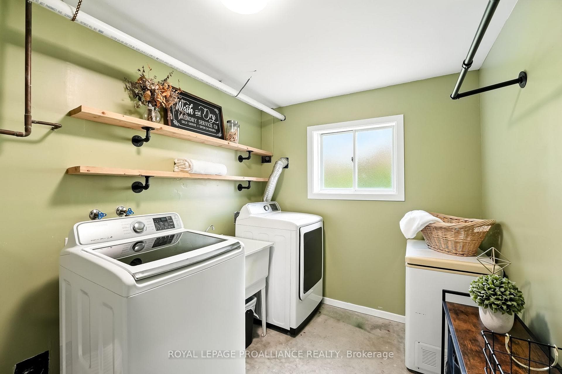 11 Iroquois Avenue photo 33