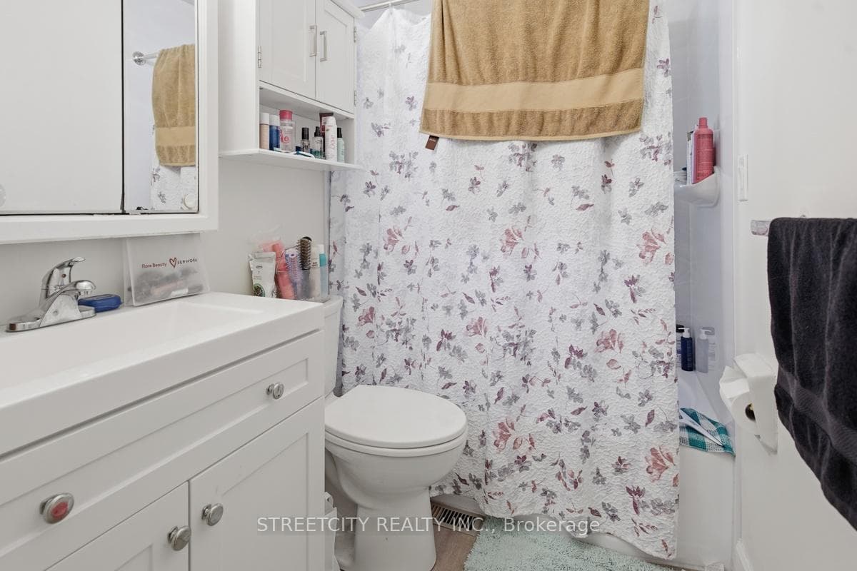 384 Regal Drive photo 19