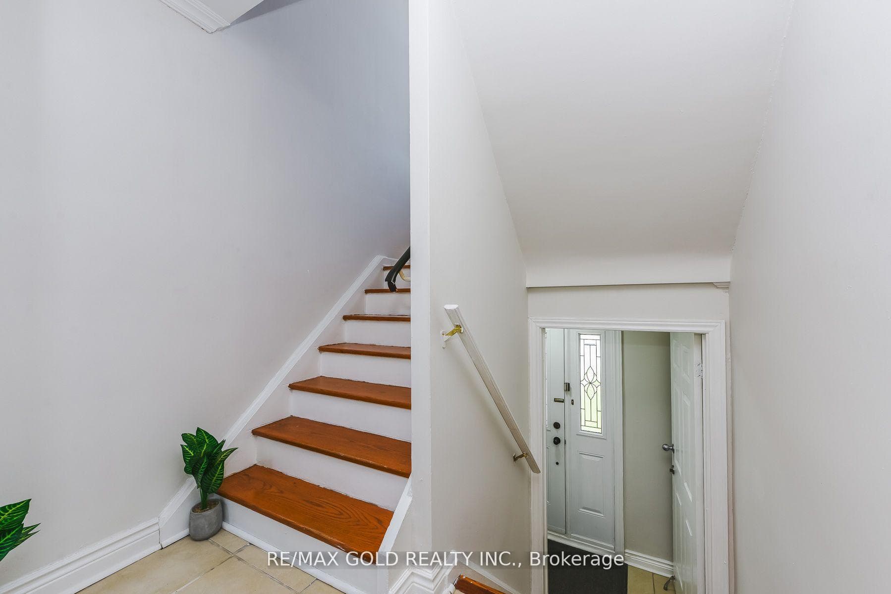 7464 Homeside Gardens photo 7