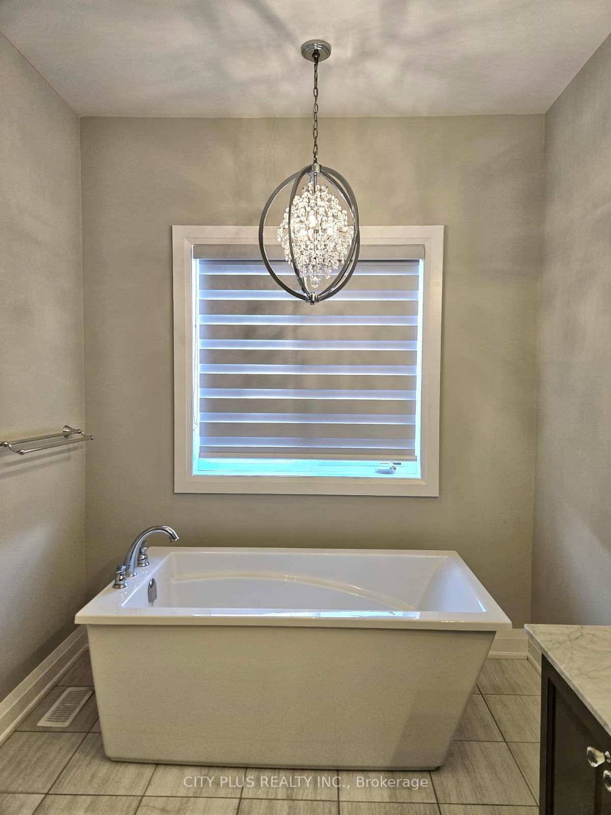 Master Ensuite Royal Freestanding Tub
