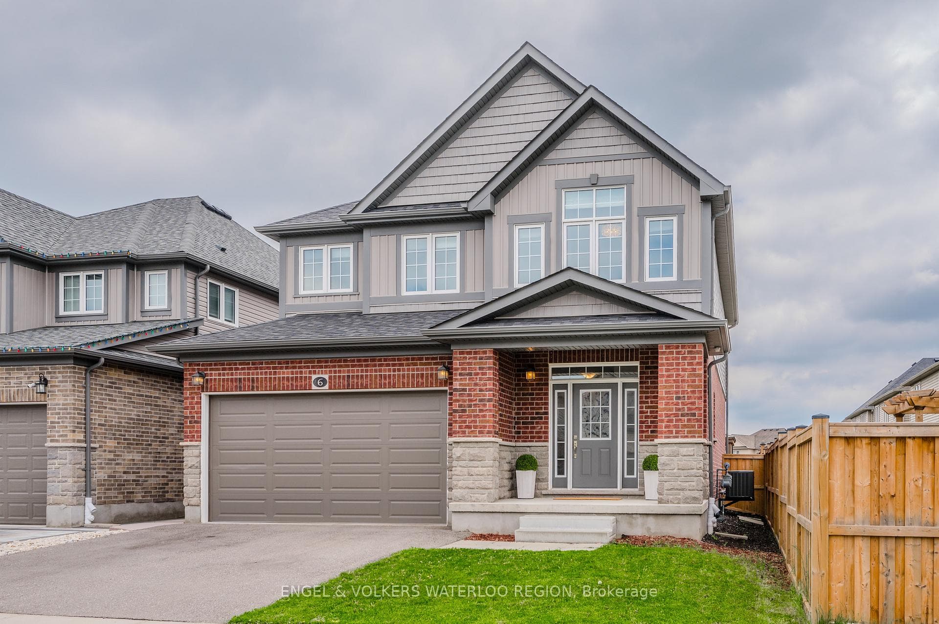 6 Greyhawk Street photo 3