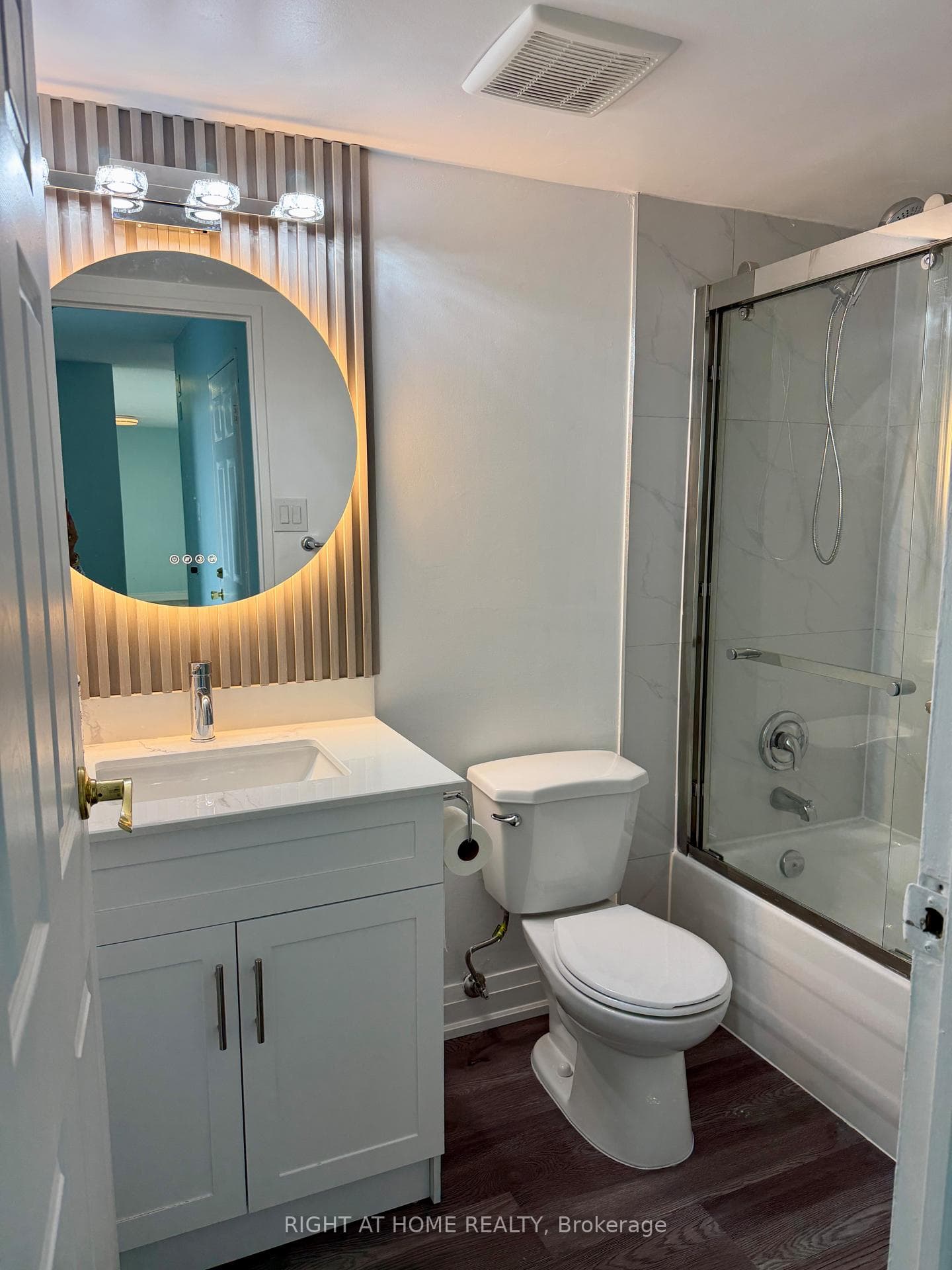 4 Kings Cross Road Unit 2106 photo 15