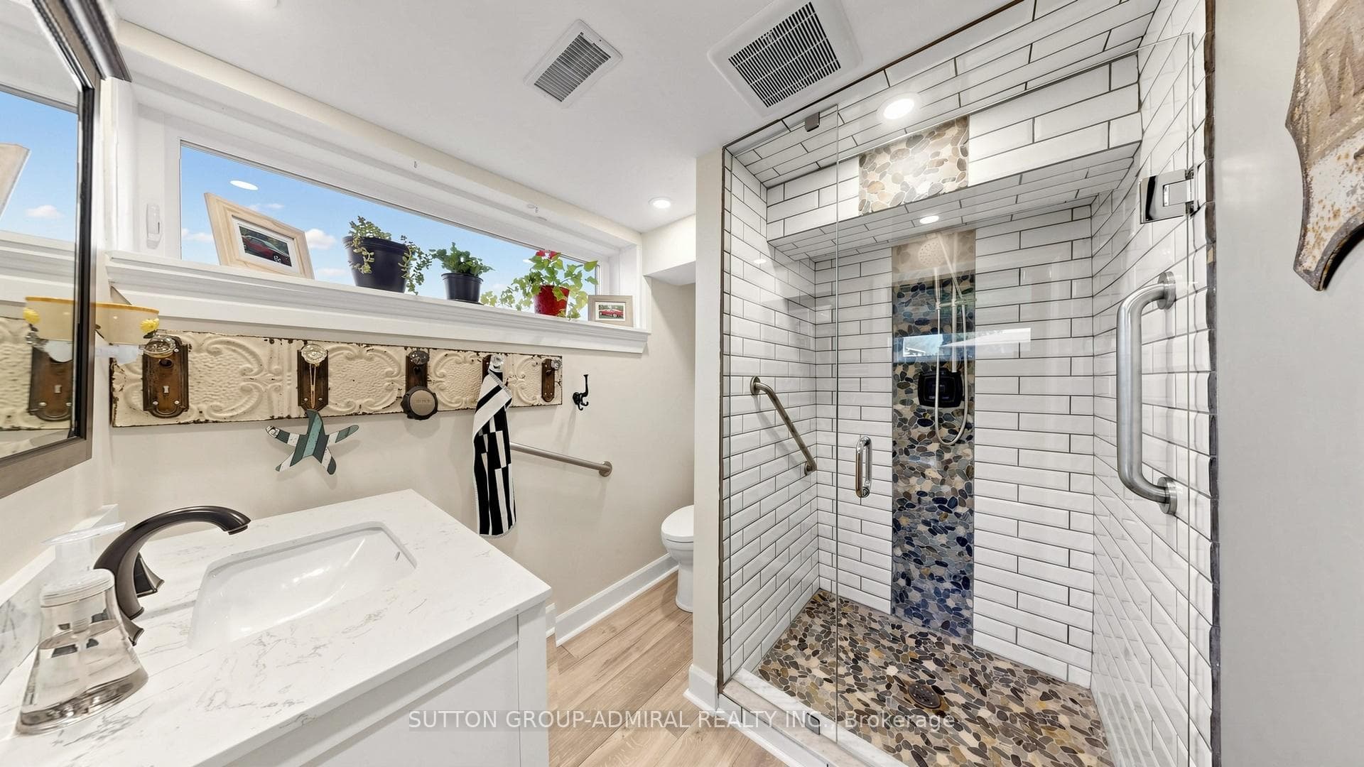 218 Bay Thorn Drive photo 41