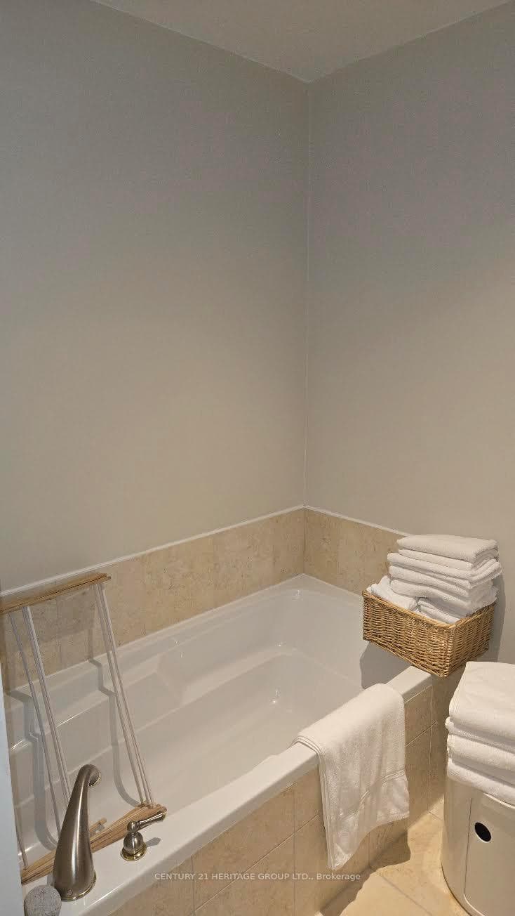 20 Scrivener Square Unit 312 photo 13