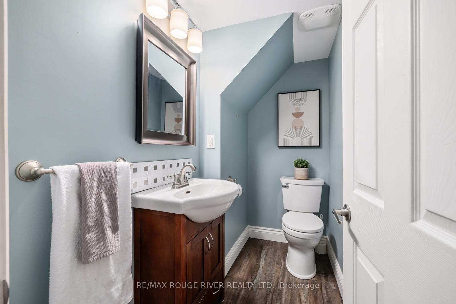 551 Mary Street photo 34
