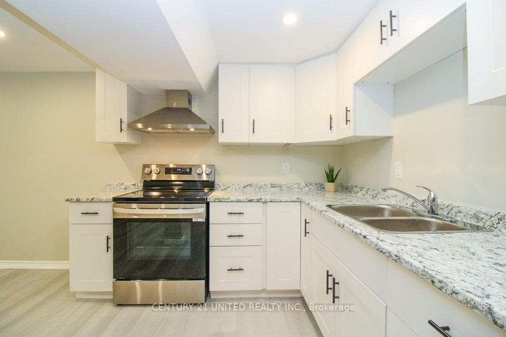 251 Mcgill Street photo 18