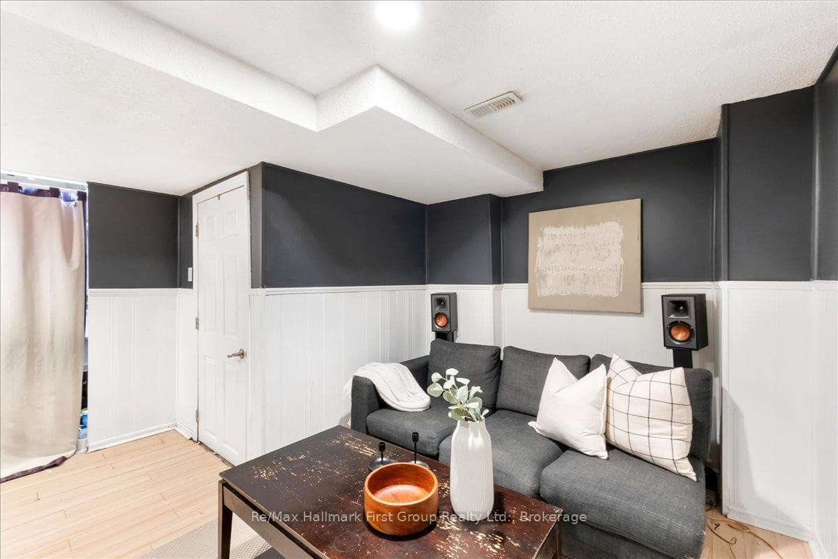 9 Alexis Way photo 25