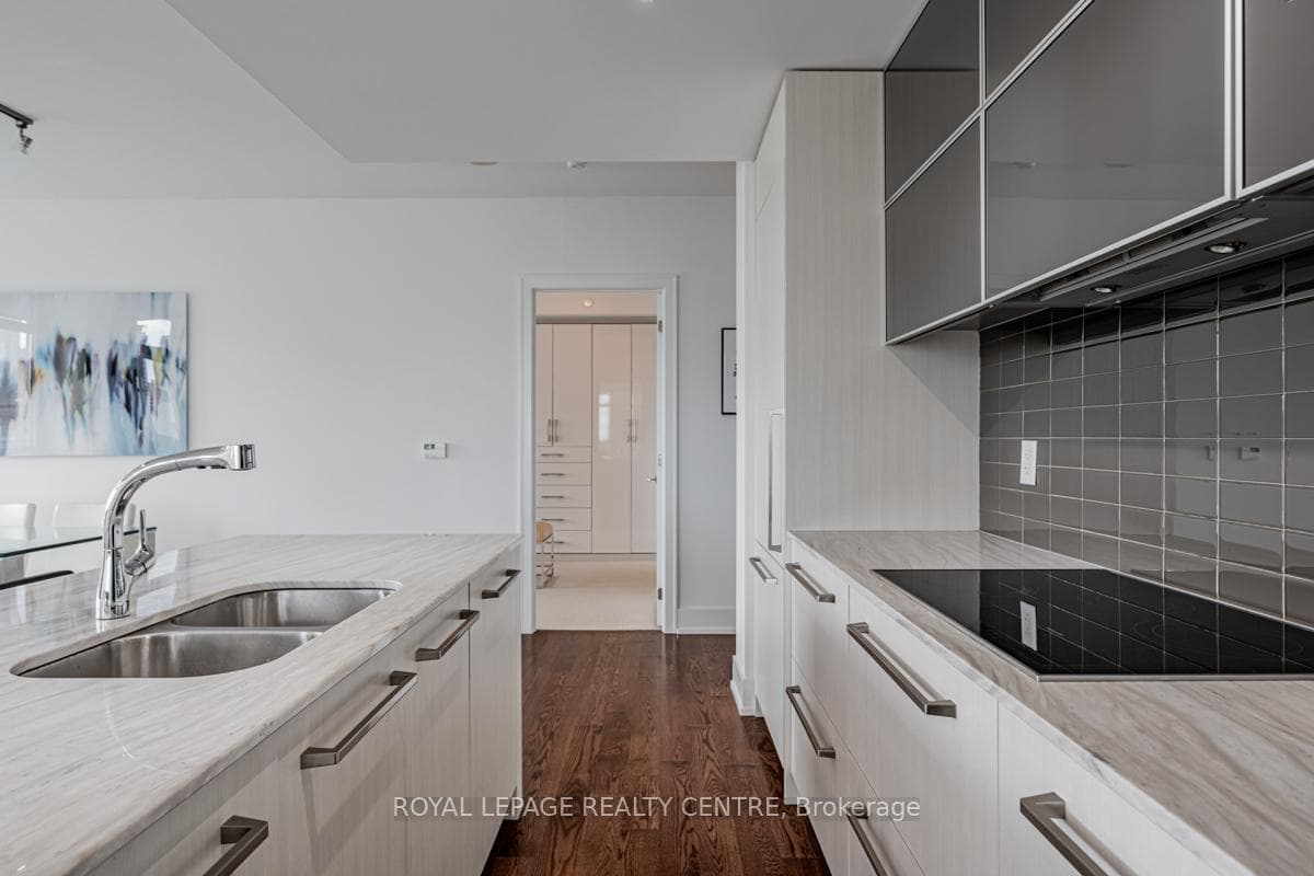 170 Avenue Road Unit 611 photo 5