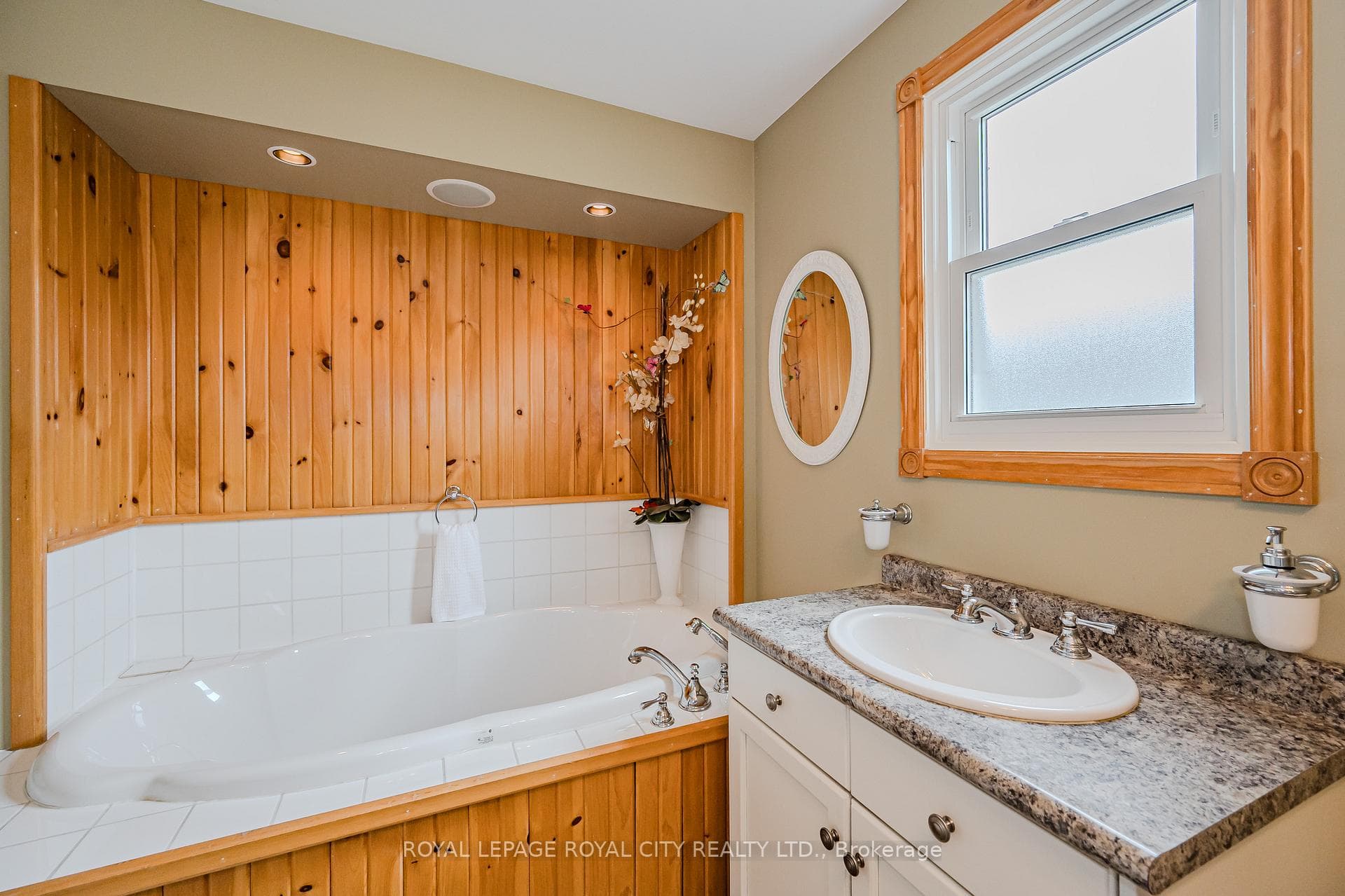 72 Essex Street photo 22