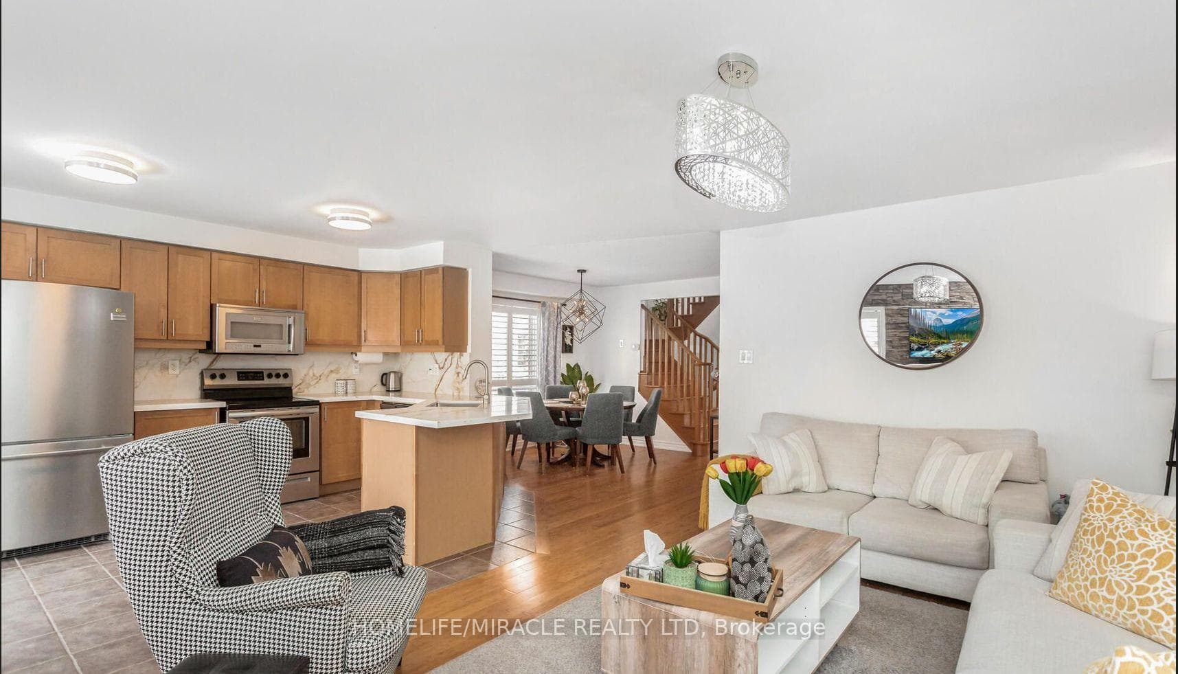 795 Howden Crescent photo 9