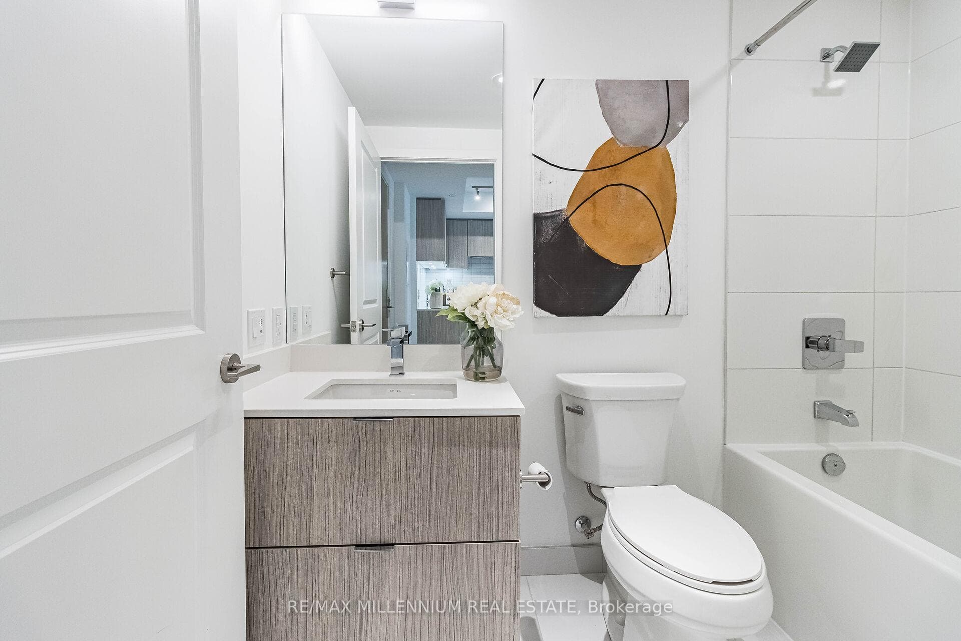 395 Bloor Street Unit 2303 photo 33