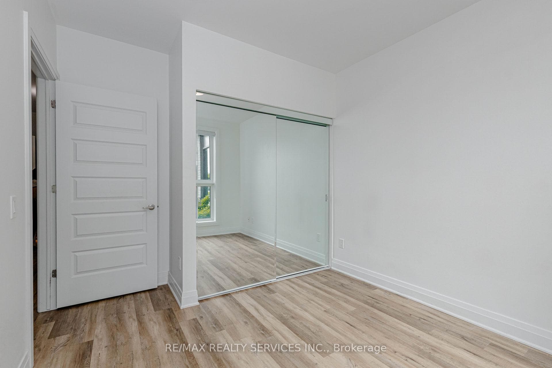 95 Dundas Street Unit 101 photo 23