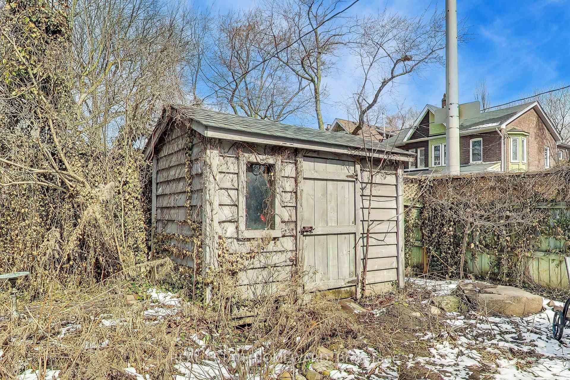 80 Hogarth Avenue photo 42