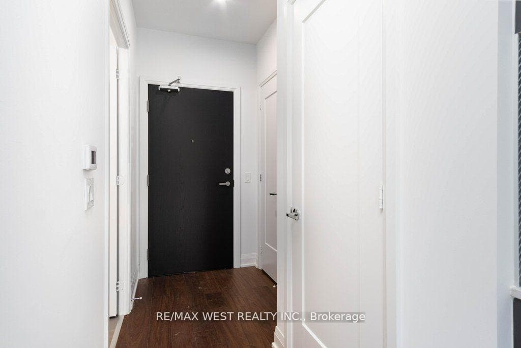 293 The Kingsway N/A Unit 307 photo 4
