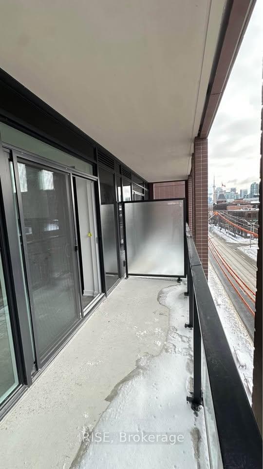 285 Dufferin Street Unit 323 photo 8