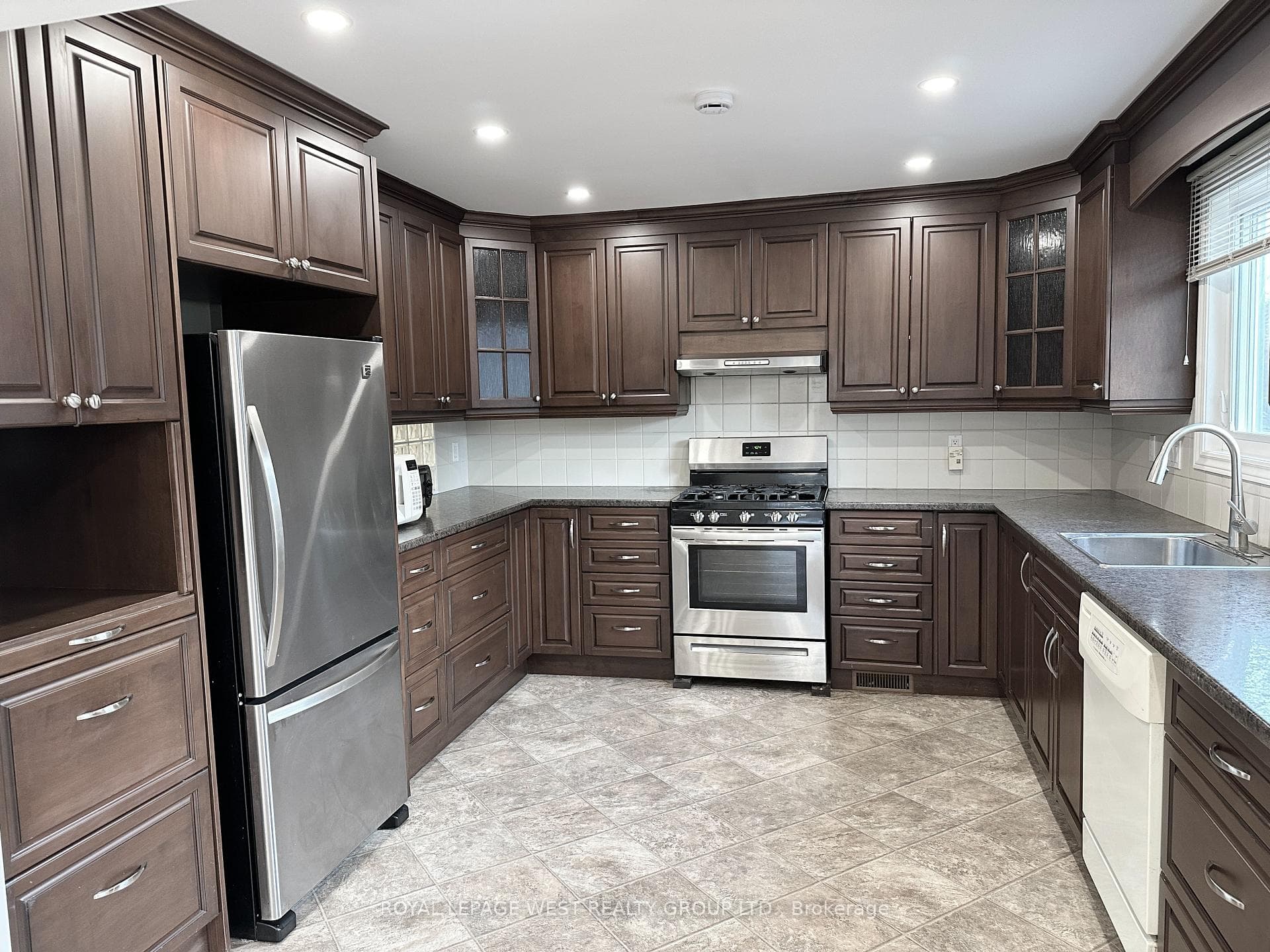 1294 Forest Hill Unit Upper photo 3