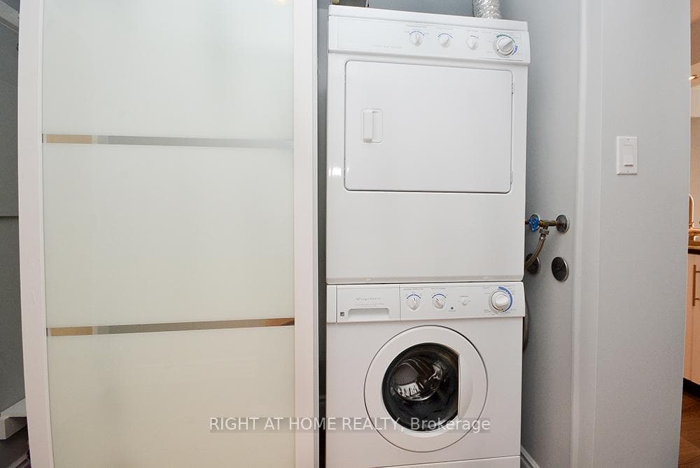 50 Eglinton Avenue Unit 1204 photo 25