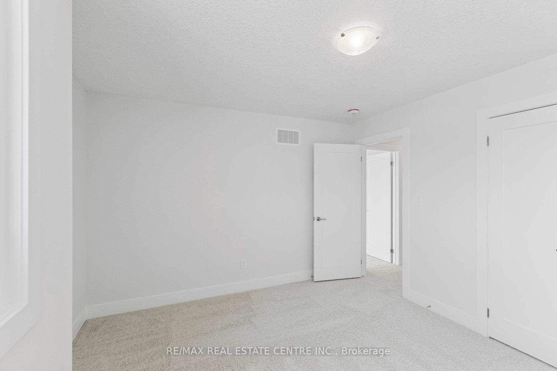 123 Maple Street photo 45