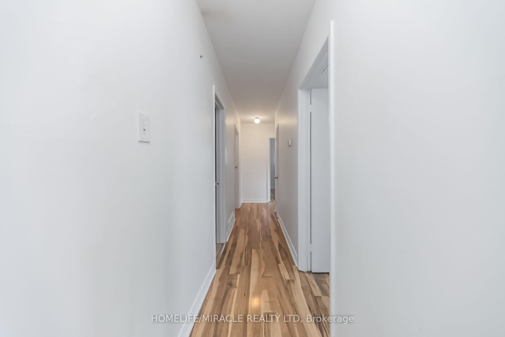 7187 Darcel Avenue photo 21