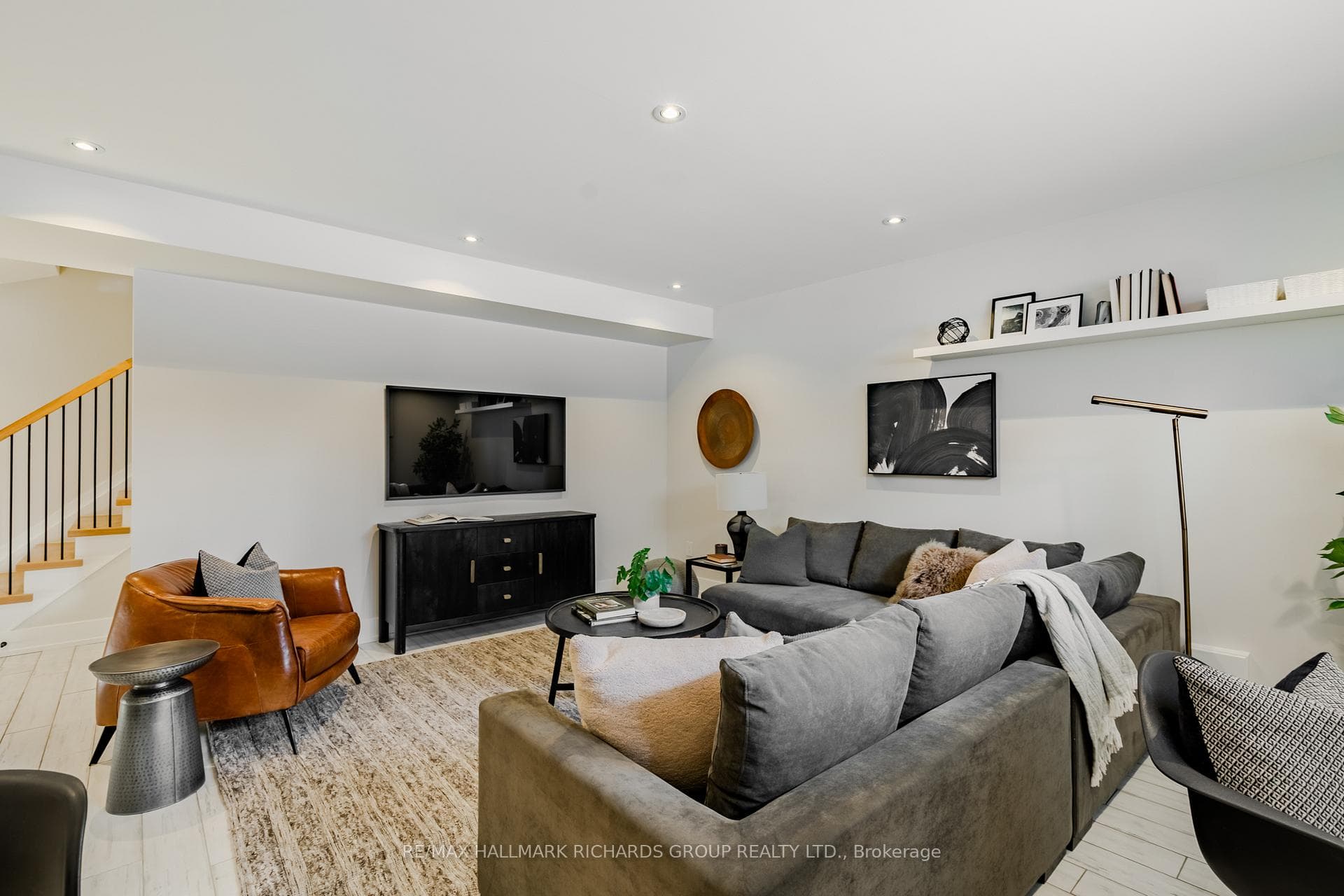 96 Scarborough Road photo 29