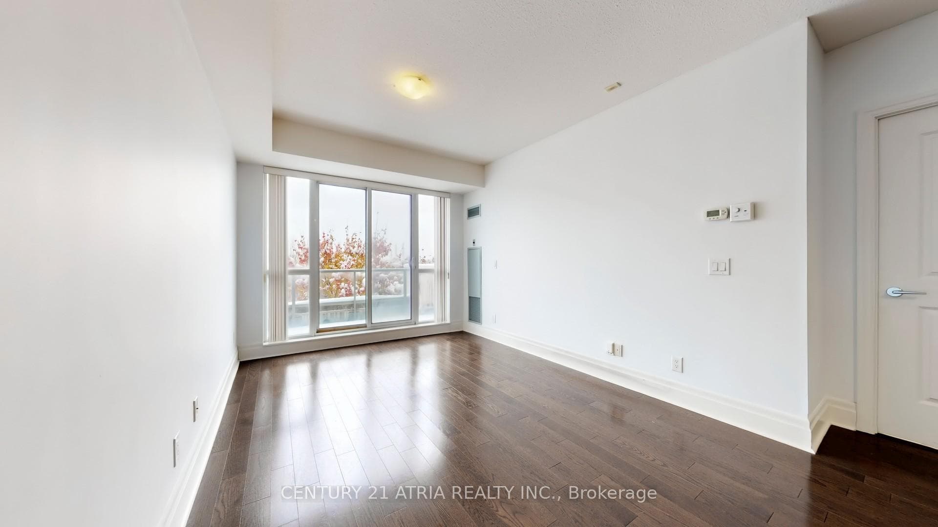 57 Upper Duke Crescent Unit 311D photo 11