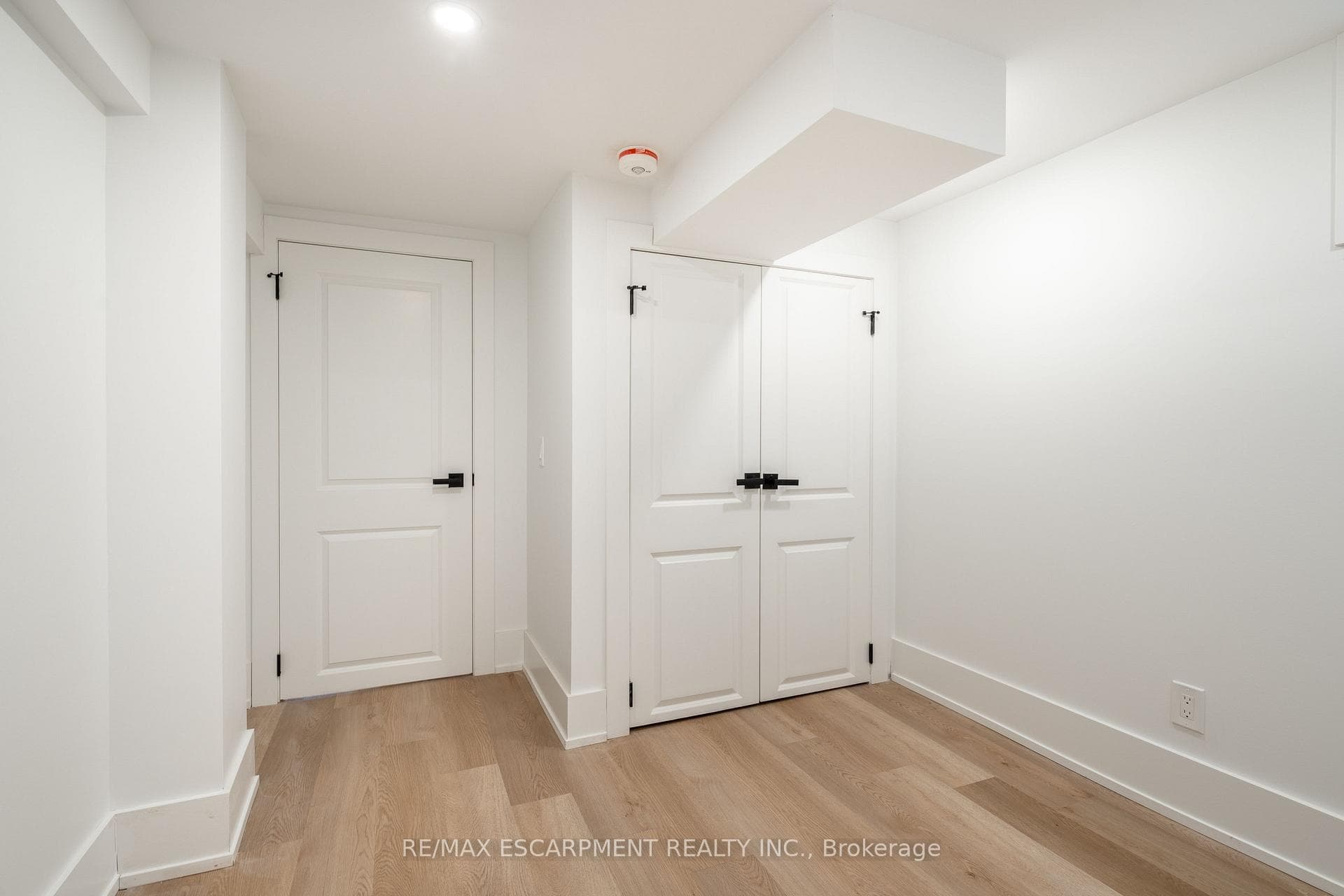 204 Balsam Avenue photo 40