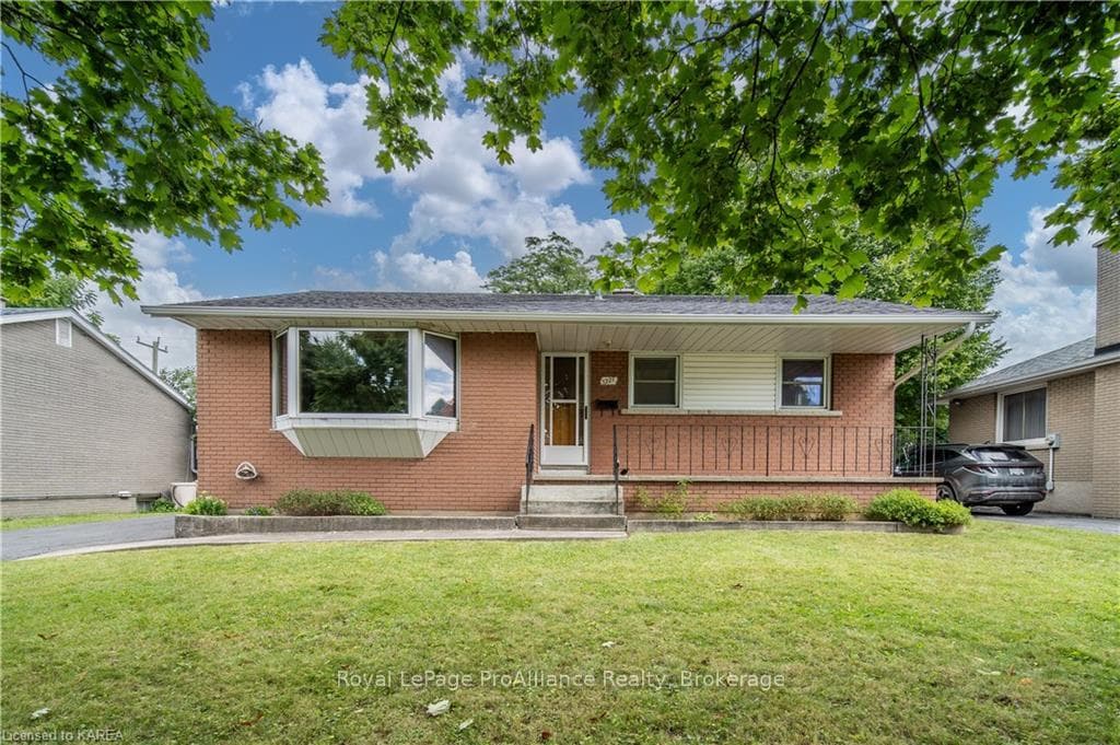 1227 JOHNSON Street photo 1