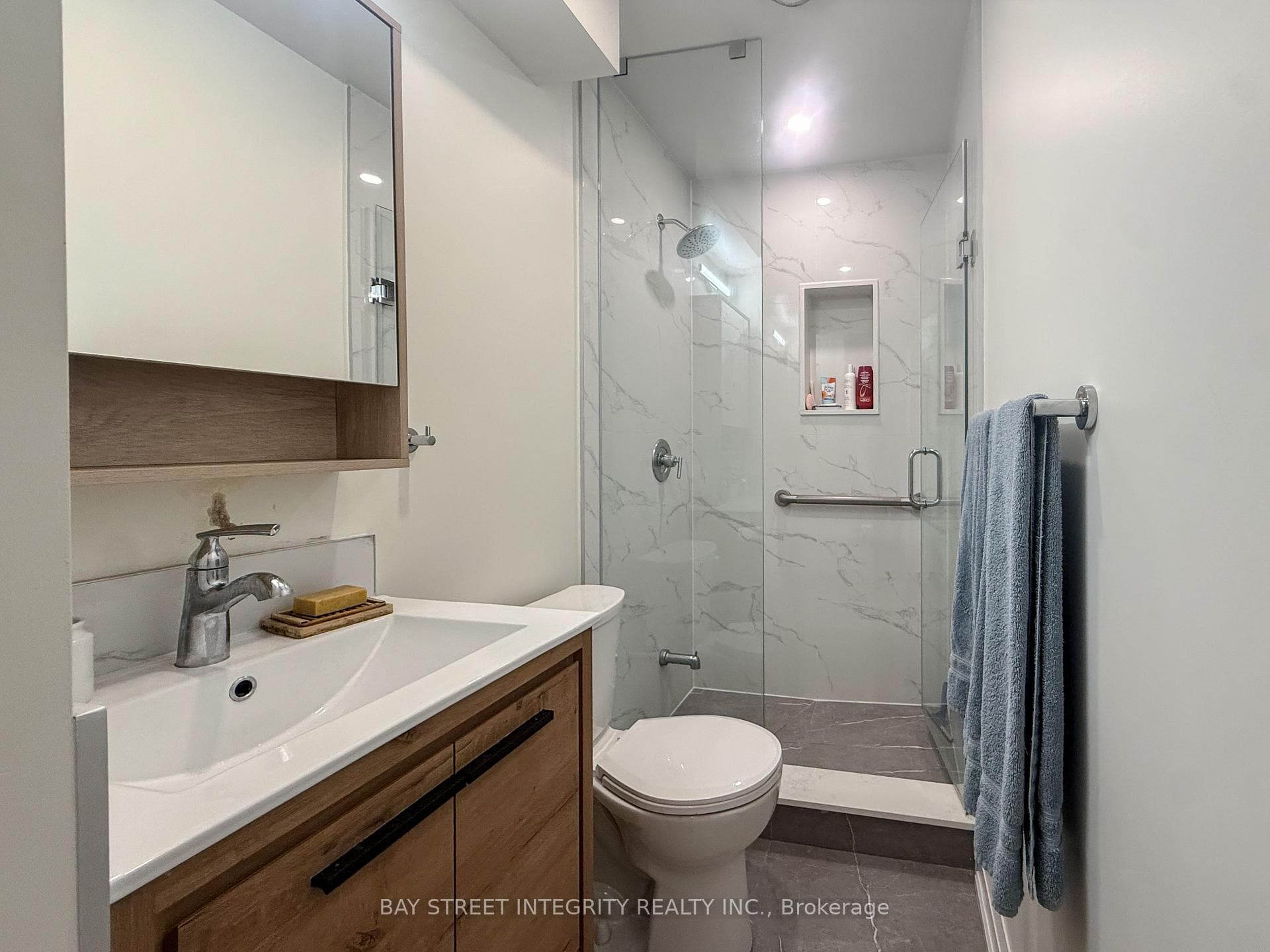 598 Crawford Street Unit Laneway photo 16