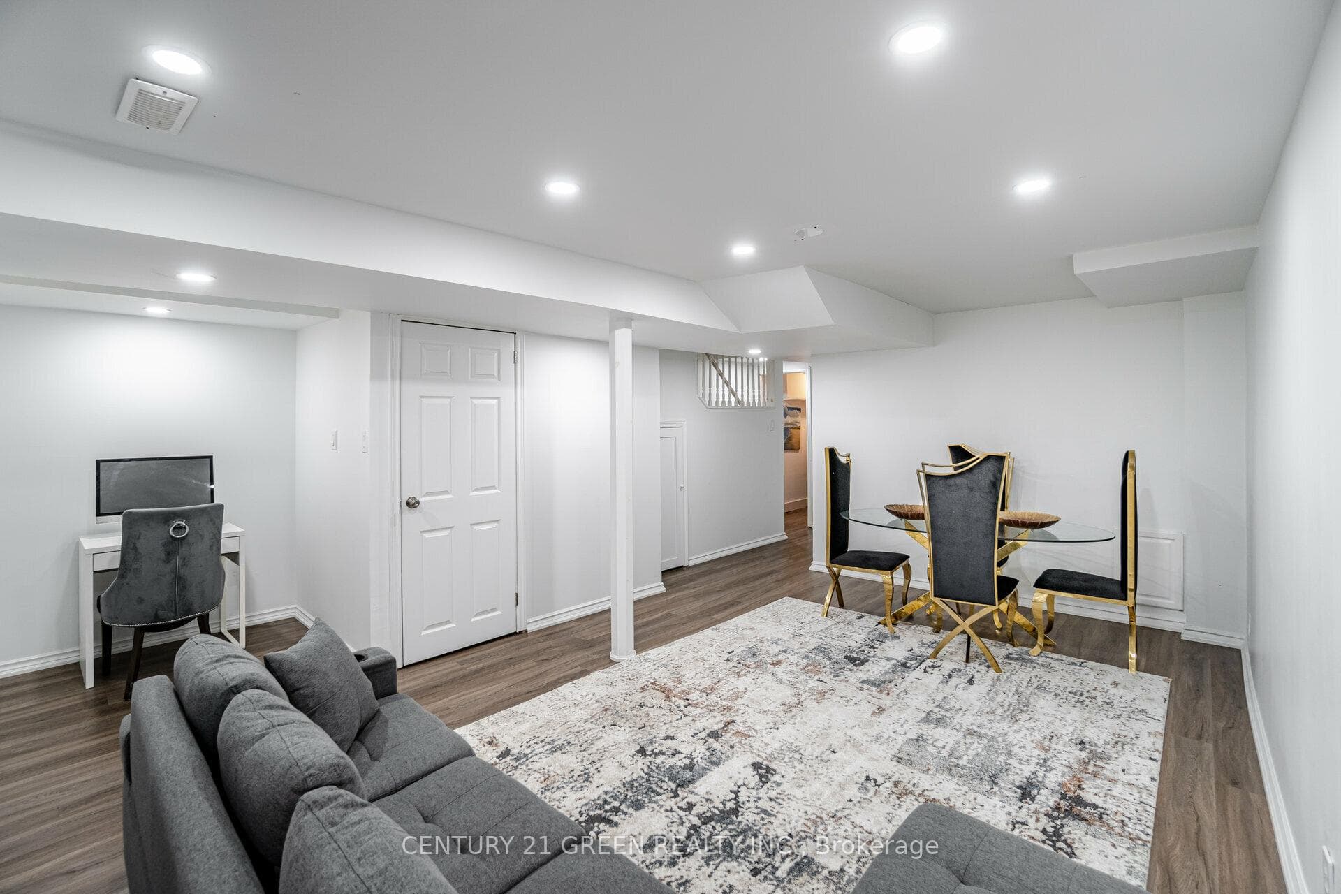 1610 Autumn Crescent photo 30