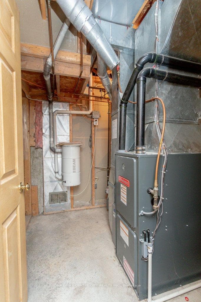 375 Highview Drive photo 32
