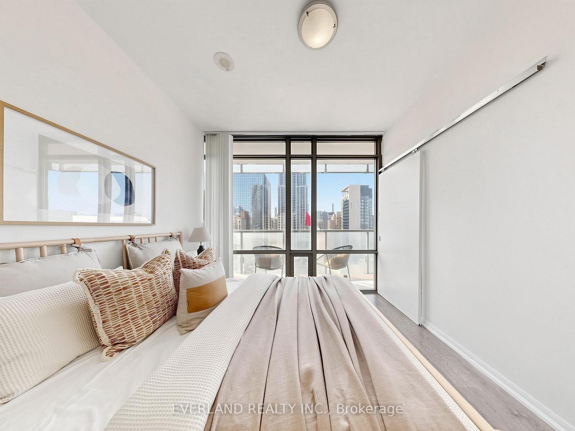38 Grenville Street Unit 2303 photo 18