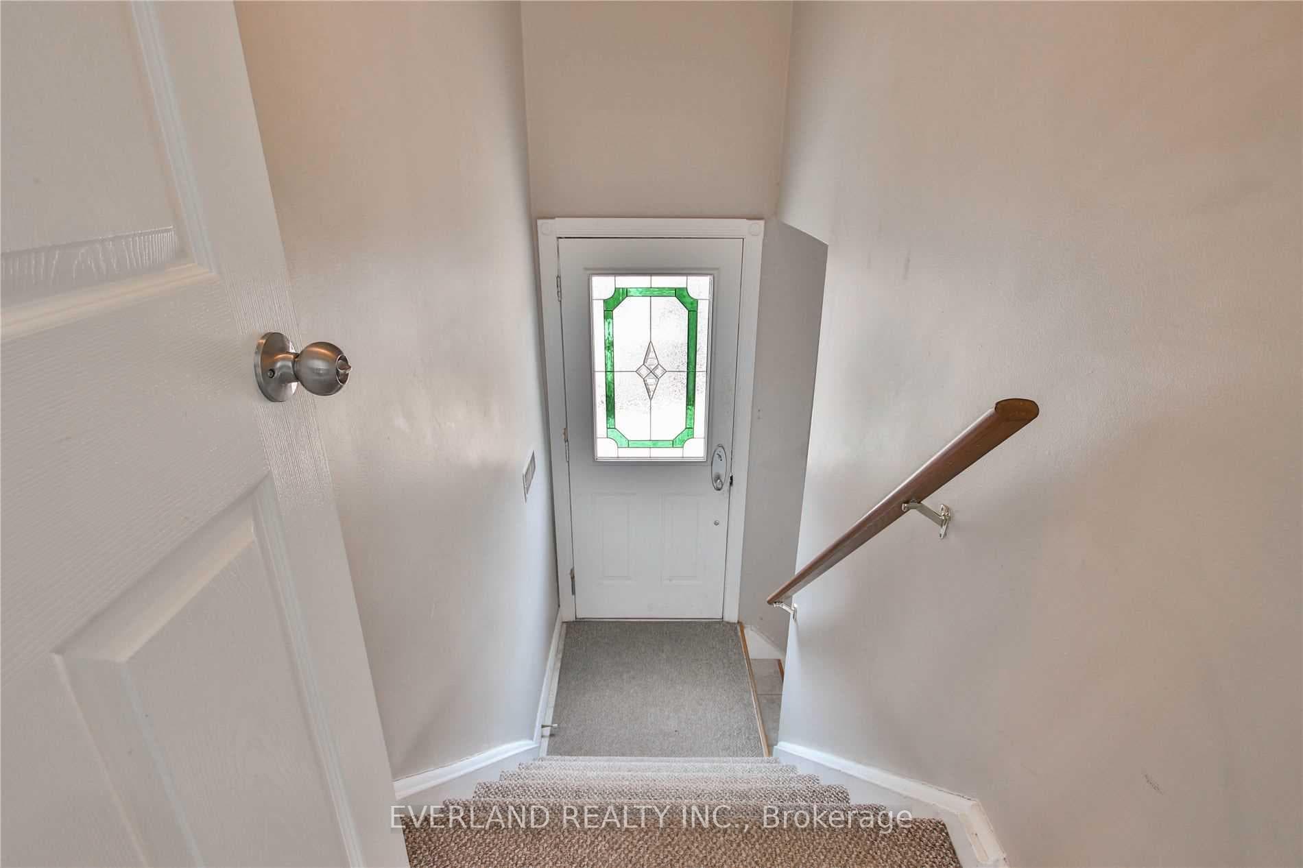 143 Greyabbey Trail photo 2
